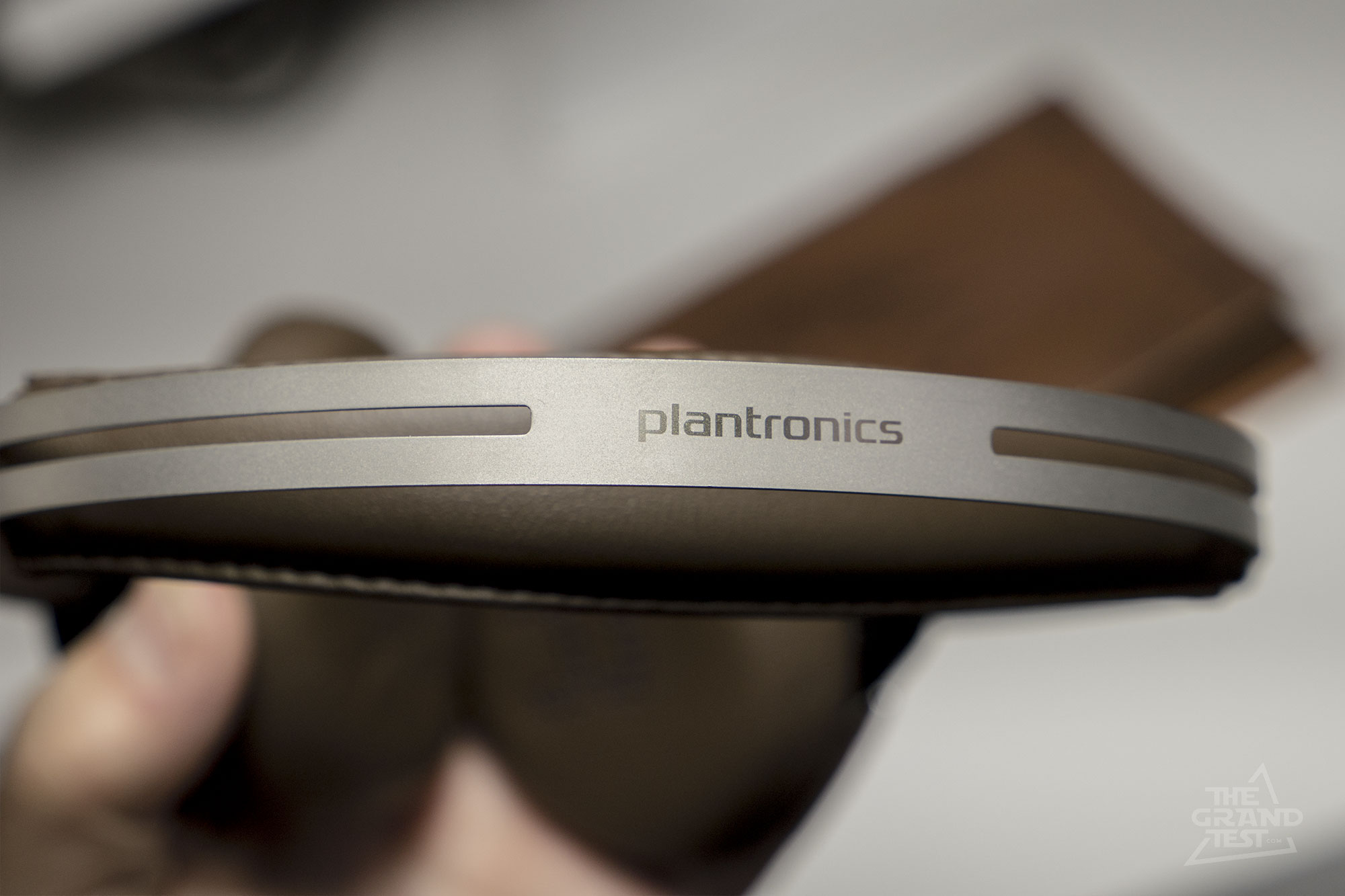 Plantronics-BackBeat-Sense-05